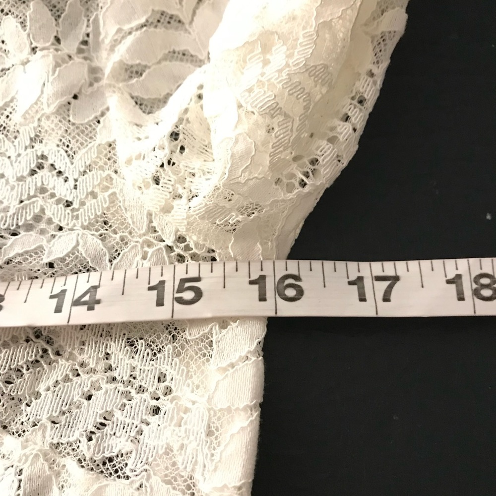 Forever 21 lace bell sleeve top cropped - Picture 5 of 8